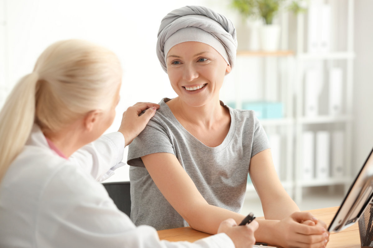 Integrative Onkologie Arzt mit Patientin